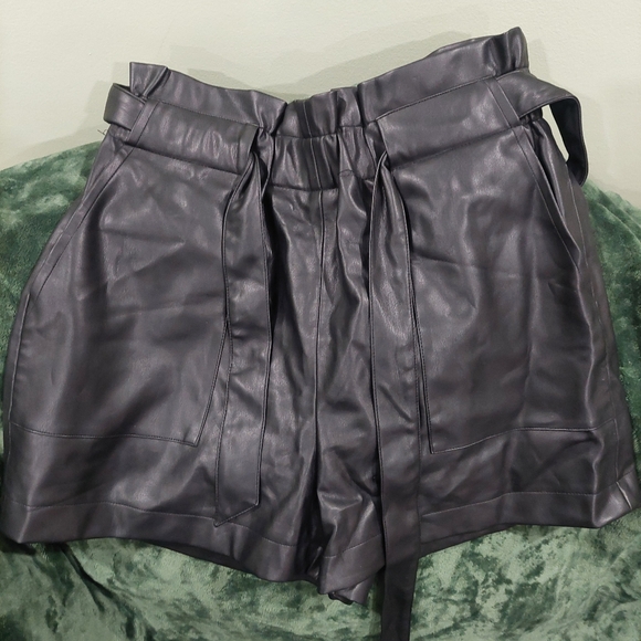 Women's  Shorts - Picture 3 of 3